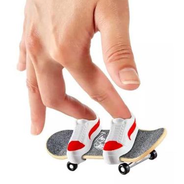 Imagem de Hot wheels Skate Dedo Pack com 4 Fingerboards & Shoes Mattel, Colorida