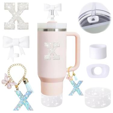 Imagem de Conjunto de 6 peças de acessórios de copo Stanley branco adequado para Stanley Cup 850 g 1,134 g, incluindo pingente de alça, adesivo inicial personalizado, topo de palha, bota de silicone brilhante,