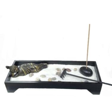 Imagem de Jardim Zen Buda Deitado Com Areia Pedra E Rastelo