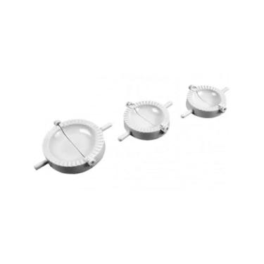 Imagem de A Forma De Pastel E Guioza É Ideal Para Quem Busca Rapidez E Precisão No Preparo De Salgados. Com Design Funcional, Ela Permite Moldar E Fechar A Massa De Forma Prática