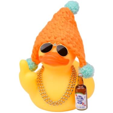 Imagem de MuMyer Patos de borracha para painel de carro, decorações de véspera de Natal, enfeite de carro de pato de borracha com chapéu de malha acessório legal, óculos de sol, colar, 9 cm