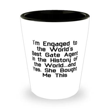 Imagem de Presentes para noivos, I'm Engaged to the World's Best Gate Agent in the History of the World.and New Fiance Shot Glass, copo de cerâmica