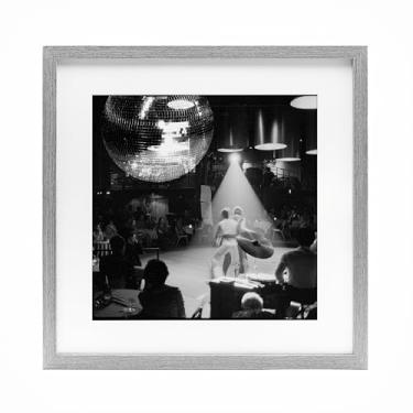 Imagem de Stupell Industries Impressão emoldurada cinza de pista de dança de discoteca vintage design sob vidro por Sophie 6, 13 x 13