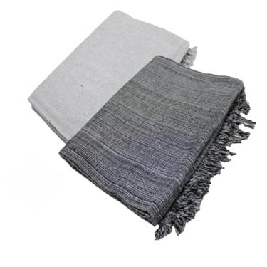 Imagem de Conjunto de mantas extragrandes para sofá (2 peças), dimensões 300 x 180 cm, material de algodão puro, com finalidades decorativas e protetoras. (Cinza Neblina + Preto Mesc)