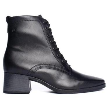 Imagem de Bota Feminina Pegada Cano Curto Couro e Cadarço Preto-Feminino