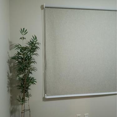 Imagem de Cortina Persiana Roller (COM BANDÔ) Medidas de 1,40L x 1,40A Cor Cinza Clackout 100% Elegant.