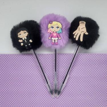 Imagem de 03 pçs Canetas Pompom Vandinha Wandinha Adams Eneide Mãozinha material escolar papelaria fofa presente natal volta as au