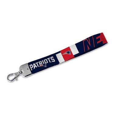 Imagem de Rico Industries Chaveiro NFL Football New England Patriots com cordão de pulso padrão, alça de pulso fofa para mulheres, homens, chaves de carro, crachás de identificação, carteira, telefone e câmera