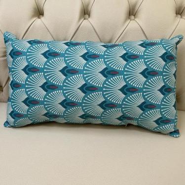 Imagem de Almofada Retangular Pavão Verde Impermeável 50x28cm - Sua Casa Decor
