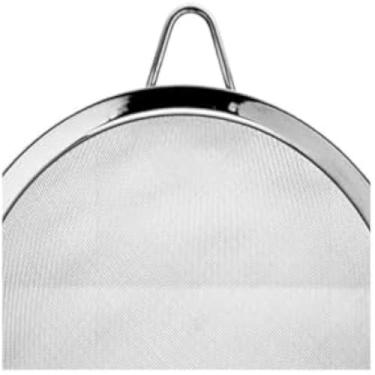 Imagem de Peneira de aco inoxidavel com malha fina, para cozinha, delicada e duravel.