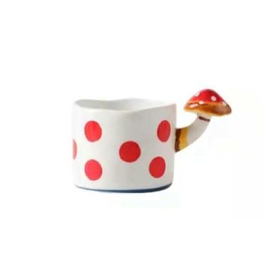 Imagem de Xícara de cogumelo japonês bule de chá de cerâmica prato de sobremesa de macarrão instantâneo - copo de cogumelo