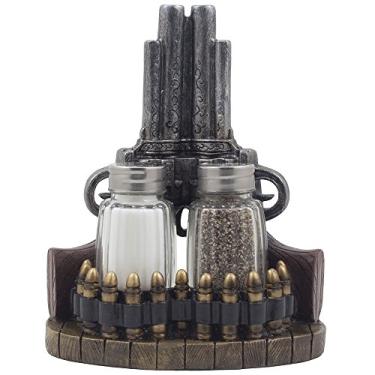Imagem de Conjunto de pistolas clássicos country ocidentais com seis tiros com balas de saleiro e pimenta na estatueta de exibição decorativa da Wild West Kitchen Decor centros de mesa como presentes rústicos para cowboys