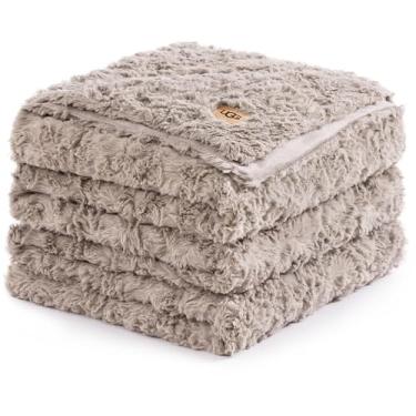 Imagem de UGG Cobertor King de pele sintética para cama, cobertor macio de dupla face, cobertor grande quente para sofá, cama king size lavável da Califórnia, decoração de quarto de luxo, 279 cm x 228 cm