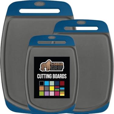 Imagem de GORILLA GRIP Conjunto de 3 tábuas de corte de cozinha reversíveis livres de BPA, design americano, não poroso, líquido de captação de sulcos de suco, borda antiderrapante, seguro para lava-louças