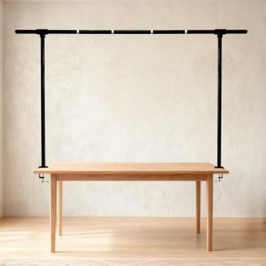 Imagem de Beyeutao Suporte de haste sobre a mesa com braçadeiras ajustáveis de 40,6 a 221 cm, comprimento 76,2 a 114,3 cm de altura, suporte de arco de balão de metal, moldura preta adequada para fotografia