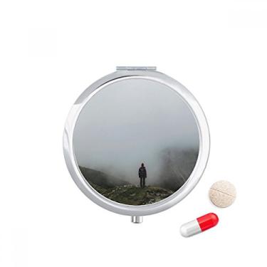 Imagem de Caixa de comprimidos de viagem Fog Clouds Mountain Nature com bolso para remédios