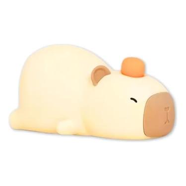 Imagem de Abajur Luminária Capivara LED de Mesa e Cabeceira Recarregável USB em Silicone Muda de Cor - Ideal para Decoração Infantil ou Adulto (Deitado Sem Mochila)