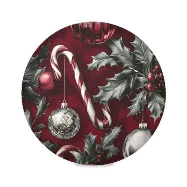 Imagem de STAYTOP Jogo americano redondo com bolas de Natal e folhas de azevinho, 6 peças, tapetes de mesa antiderrapantes fáceis de limpar para casa, cozinha, churrasco, festa, decoração de mesa