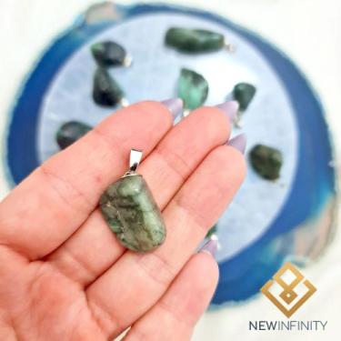 Imagem de Pingente de Pedra Esmeralda rolada cristal Natural - New Infinity