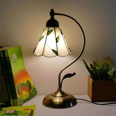 Imagem de Lâmpada De Mesa De Vidro Estilo Tiffany, De Vidro Colorido De Girassol, De Estilo Europeu Vintage, Adequada Para Iluminação Decorativa Em Quartos, estudo E Salas De Estar (Estilo 19)