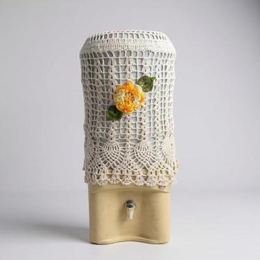 Imagem de Capa Para Galão De Água 20l Bordada 46x38cm Crochê Artesanal (Amarelo)