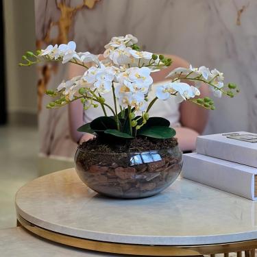 Imagem de Arranjo de Orquídeas Artificiais 3D Grande (12 Hastes) - Vaso Decorativo de Vidro, Perfeito para Decoração de Sala e Espaços Elegantes(Branco)