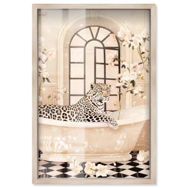 Imagem de Banheira Relax Cheetah Shadowbox Print Bathroom Wall Art por Art Remedy, moldura loira, 43 x 63 cm