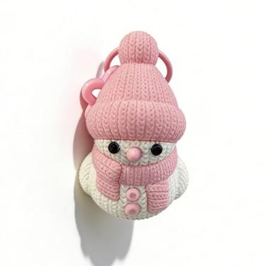 Imagem de Hpyxglmy Chaveiro de boneco de neve impresso em 3D, estatuetas adoráveis, enfeites de Natal, presente para amigos, lembrancinhas de festa e decorações de férias colecionáveis (rosa)