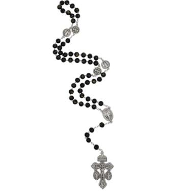 Imagem de Terço com medalhas de São Bento e Crucifixo de Perdão | Contas pretas de Ave Maria com detalhes dourados | Ótimo presente católico | 52 cm de comprimento