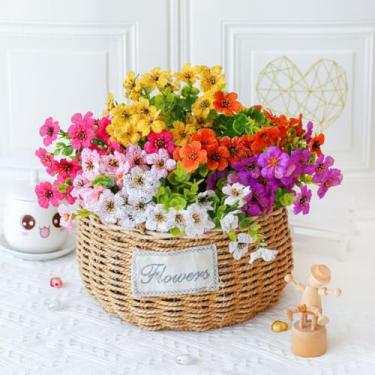 Imagem de Lazamit Flores artificiais para decoração ao ar livre, 12 pacotes de flores falsas, margaridas mistas de seda sintética, resistente ao sol UV realista, para decoração de varanda, pátio, casa, janela,