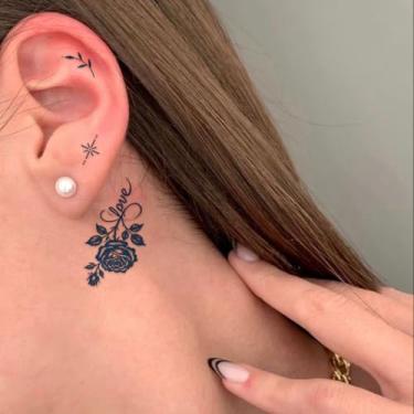 Imagem de Tatuagens minimalistas semi permanentes de suco de ervas floral "Love" padrão inglês 7-14 dias sem derramamento não reflexivo clavícula pulso ombro pescoço perna corpo tatuagem adesivos à prova d'água
