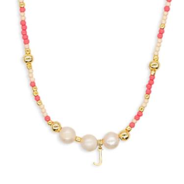 Imagem de Agriajun Gargantilha com inicial de pérolas douradas rosa bege para mulheres e adolescentes, boêmio feito à mão com contas de sementes personalizadas com nome de letra, pequeno colar, praia, surfista,