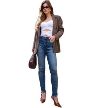 Imagem de CALÇA JEANS SKINNY FEMININA CINTURA MÉDIA DETALHE NA BARRA-Feminino