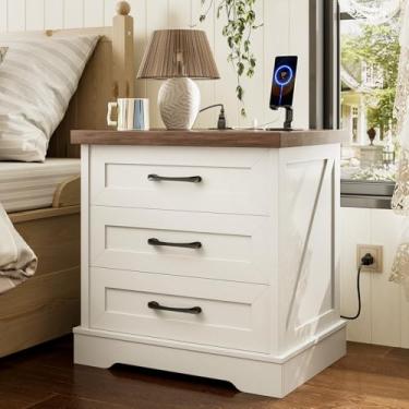 Imagem de Casaottima Mesa de cabeceira Farmhouse com 3 gavetas e tomada, mesa de cabeceira de 61 cm com carregamento USB, armário de madeira rústica para armazenamento de quarto, nogueira escura e branco