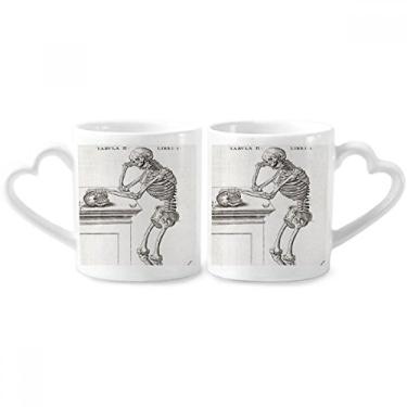 Imagem de Conjunto de canecas de porcelana para casal, esqueleto com padrão de corpo humano e coração de cerâmica