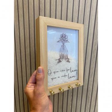 Imagem de Quadro Porta-Chave Sal Grosso Proteção Flor de Lótus 15x20 Bege para Cozinha Decorativa Enxovais