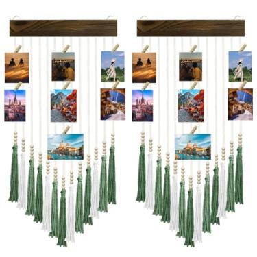 Imagem de KaloKalo 2 peças de decoração de parede para exibição de fotos de macramê feito à mão com 20 clipes de borlas de madeira boho, suporte para fotos boêmias, cabides de galeria de arte de parede para