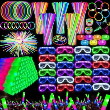 Imagem de Camlinbo- 148 PCS New Years Eve Glow in the Dark Party Supplies - 24 Pcs 16" Bastões luminosos de espuma, 24 Pcs Óculos LED, 100 Pcs Bastões luminosos Colares Pulseiras Luz