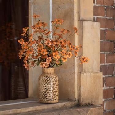 Imagem de 1 peça vintage de flores brancas de pêssego falso, peça central de mesa realista para decoração de sala de estar e cozinha, detalhes rústicos para casa de primavera, laranja
