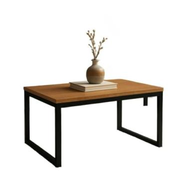 Imagem de Mesa de centro moderna de estilo industrial, construção em metal e madeira, peça central para a sala de estar