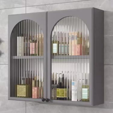 Imagem de Armário de exibição de vidro montado na parede de madeira maciça cinza/branca - Armazenamento multiuso sobre o vaso sanitário com portas transparentes para cosméticos, perfumes e organização de