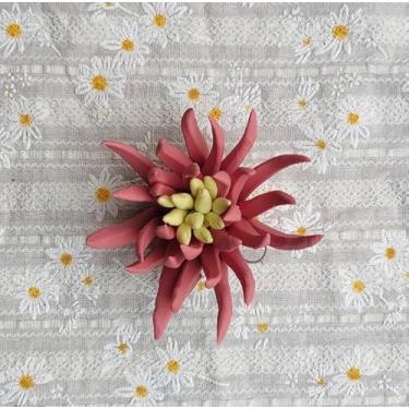 Imagem de AMERRY Flor Yimi, decoração de parede de flor de porcelana 3D feita à mão, 7 cm, decoração de parede de flor de cerâmica 3D, decoração de escritório em casa, presente exclusivo para decoração de