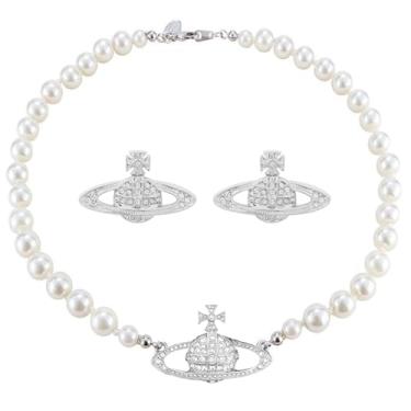 Imagem de JHJEWH Conjunto de brincos de colar de pérola de Saturno de prata, brincos de Saturno de prata, colar gargantilha de pérola branca para mulheres, brincos de pingente de planeta de Saturno, colar de