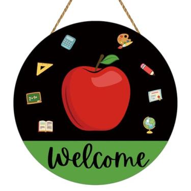 Imagem de YUNKKIN Placa de boas-vindas para decoração de porta de sala de aula, decoração de parede de maçã, guirlanda de madeira para o primeiro dia de aula, quadro de avisos, suprimentos para professores