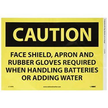 Imagem de NMC C154PB CUIDADO FACE SHIELD E LUVAS DE BORRACHA NECESSÁRIAS AO MANUSAR BATERIAS OU Adicionar Sinal DE ÁGUA - 35,5 cm x 25,4 cm. Placa de cuidado de poliéster brilhante de 6 horas
