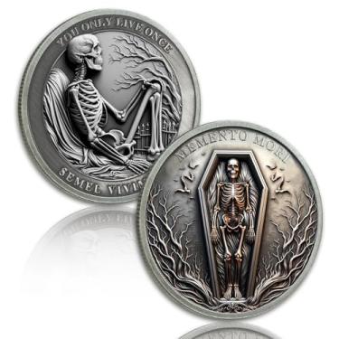 Imagem de Moeda Memento Mori | Design de esqueleto, caixão e madeira morta, moeda de desafio estoicismo para transporte diário, adequada para reflexão, meditação e prática — um presente estóico diário para