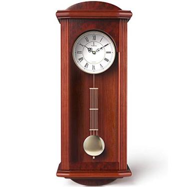 Imagem de Relógio de parede com pêndulo, relógio de madeira decorativo silencioso com pêndulo oscilante, operado por bateria, design grande de madeira vermelha, para sala de estar, cozinha, escritório e