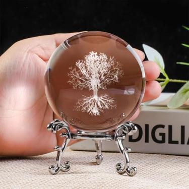Imagem de Esfera decorativa gravada de 6 cm com suporte de metal prateado - Ornamento de mesa de árvore da vida