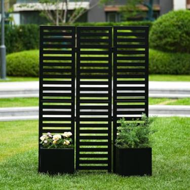Imagem de Tela de privacidade com caixa de plantador – Divisória de ambiente externo independente de 3 painéis, cerca de metal para jardim de 127 x 70 x 70 cm com 4 canteiros elevados autodrenáveis para pátio e