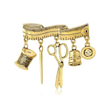 Imagem de Alfinetes de broche, ferramentas de alfaiate vintage com fita métrica e tesoura